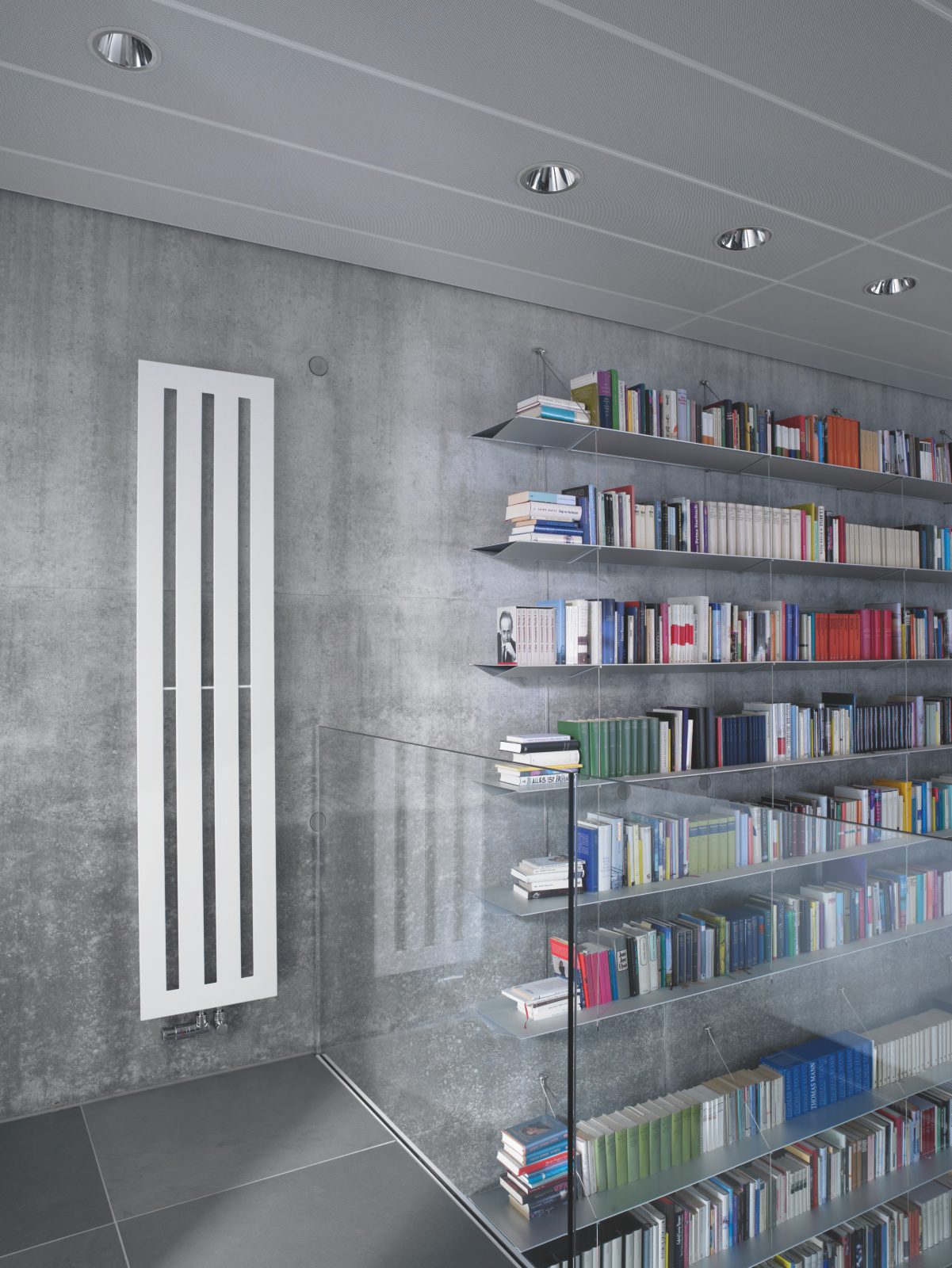 Zehnder_RAD_Metropolitan-HY_books  Zehnder Metropolitan Decorative radiator Front view