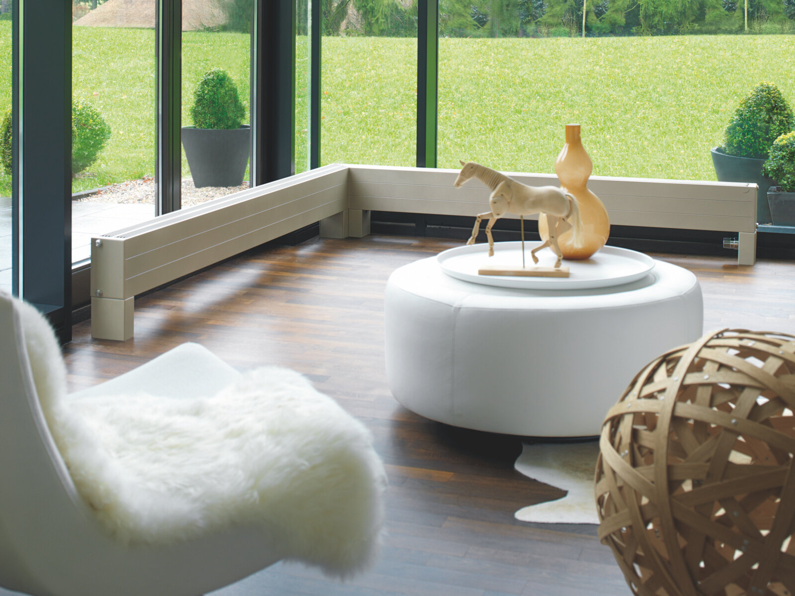 Zehnder_RAD_Radiavector-HY_cream_livingroom_print+web Rendering Zehnder Radiavector Decorative radiator 3D view