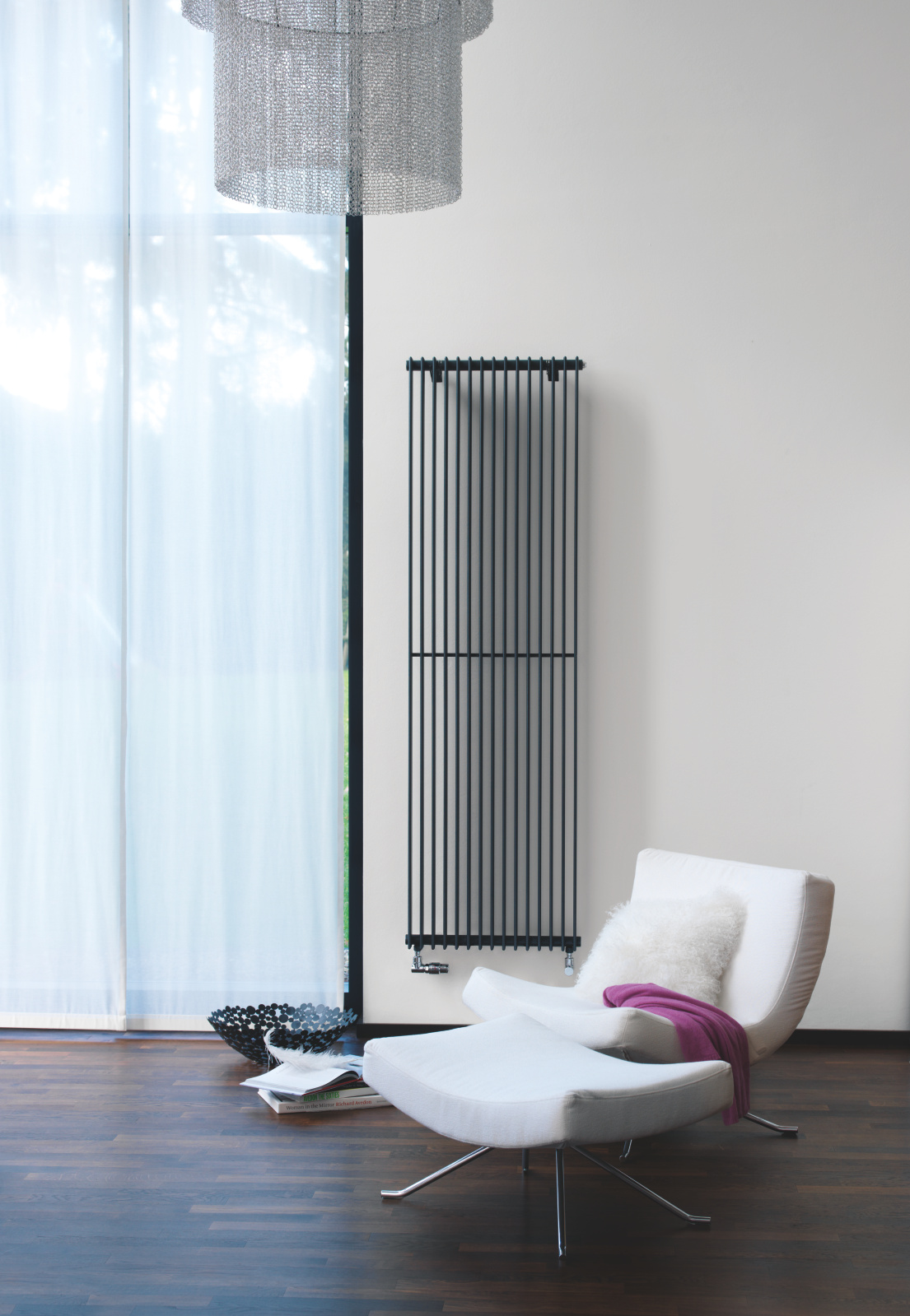 Zehnder_RAD_Excelsior-HY_milieu_chair Rendering Zehnder Excelsior Decorative radiator