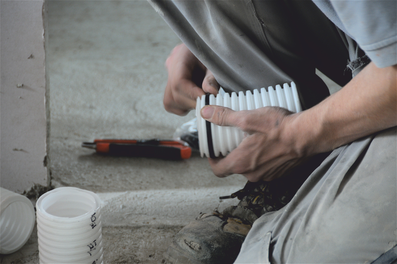 [Translate to Francais:] Installateur bij luchtverdeelsysteem