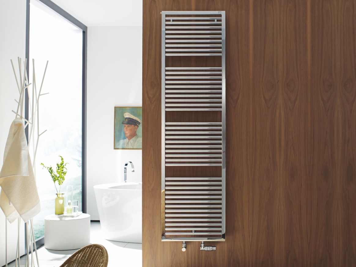 Zehnder_RAD_Universal-HY_1800_chrome_bath3_spa_2 Rendering Zehnder Universal Decorative radiator