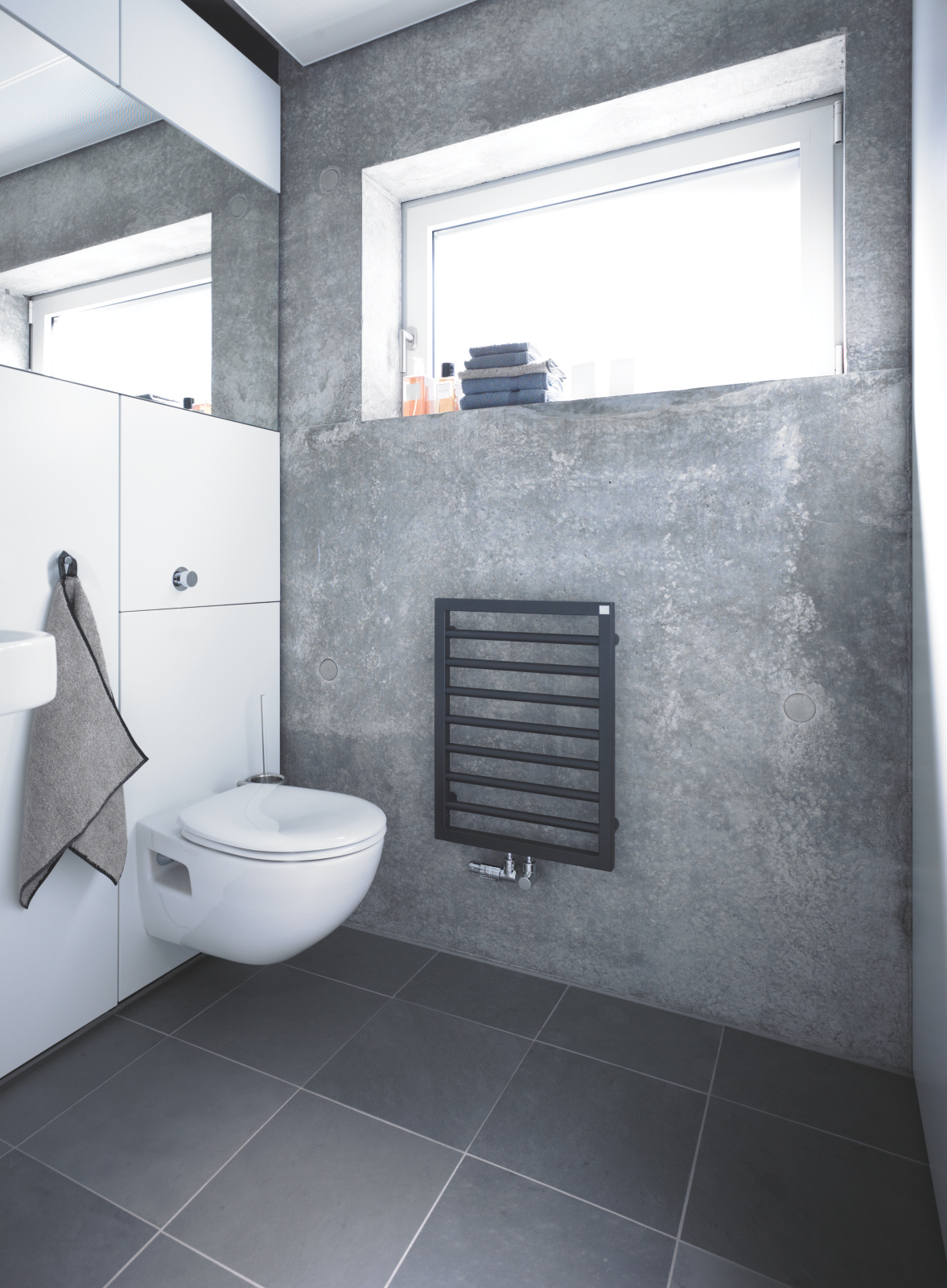 Zehnder_RAD_Subway-HY_bathroom_black Rendering Zehnder Subway Decorative radiator Front view