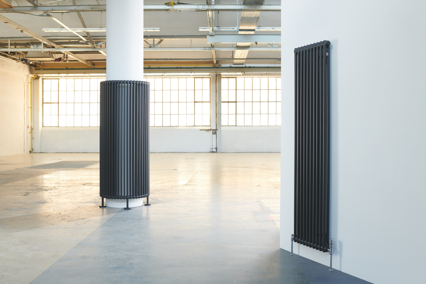 Rendering Zehnder Charleston Decorative radiator Side view