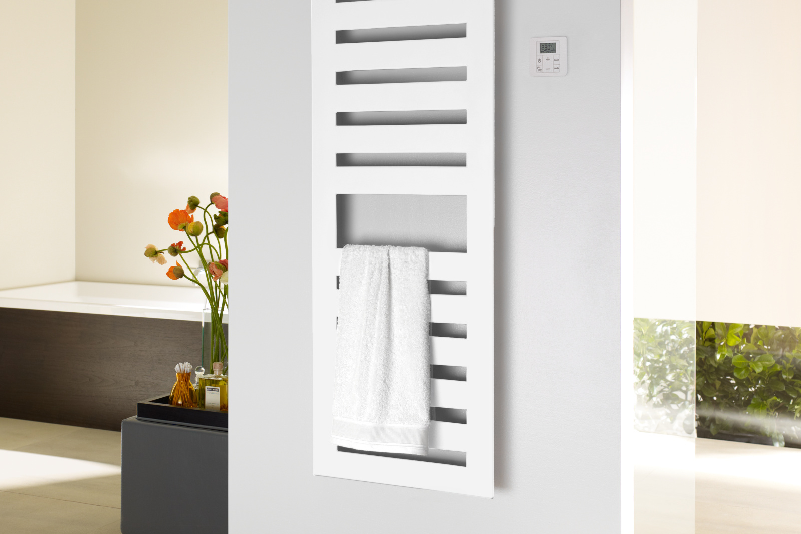 Zehnder_RAD_Metropolitan-Spa-EL_RACY-S_150_50_TrafficWhite_Milieu_bathroom bathroom, metropolitan Spa, with Racy S,