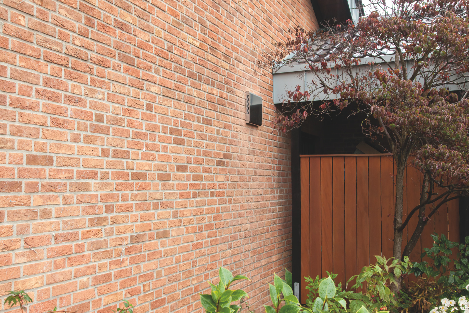 Photograph Zehnder ComfoSpot 50 Comfortable indoor ventilation 