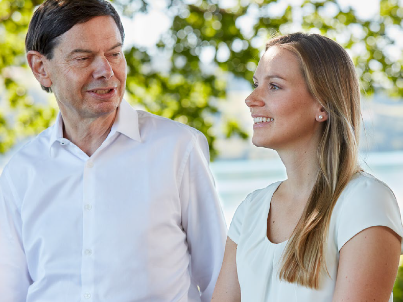 Hans-Peter Zehnder met zijn dochter Milva Inderbitzin-Zehnder buiten Hans-Peter Zehnder met zijn dochter Milva Inderbitzin-Zehnder buiten
